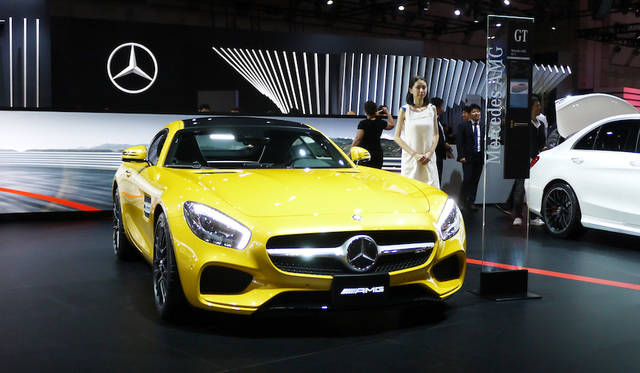 Photograph by  HORIGUCHI Yoshihiro