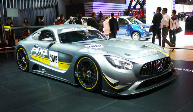 Photograph by  HORIGUCHI Yoshihiro