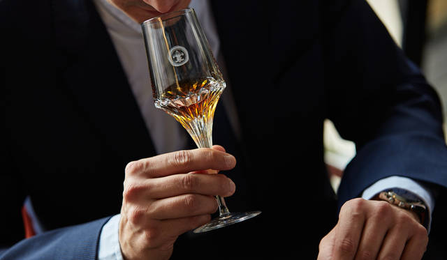 ブレンドされるオー・ド・ヴィー（ブランデー原酒）のなかには、熟成100年に達するものもあるという