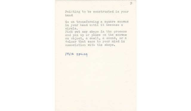 オノ・ヨーコ「頭の中で組みたてる絵　その一」1962年春、タイプ、インク／葉書、個人蔵　©YOKO ONO 2015<br> 頭の中で組み立てる絵<br> 四角いキャンバスが円になる迄頭の中で変型して行く。その過程に於けるあるところで止め、その形から想起した色、音、にほひ、或ひは物体をキャンバスに張って置く。1962年春
