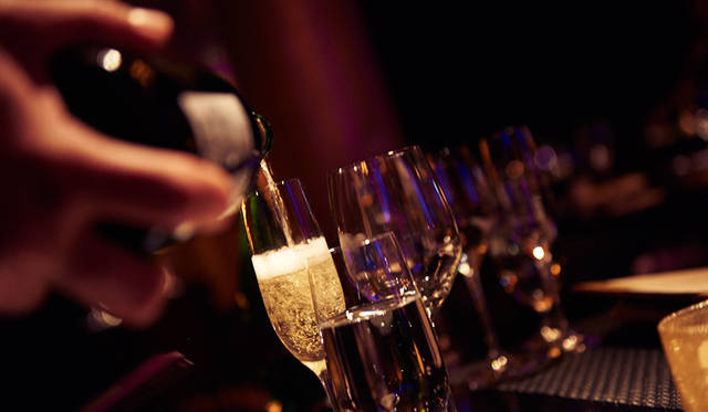 ワインは名産地として名高いカリフォルニアのものを中心に取り揃える