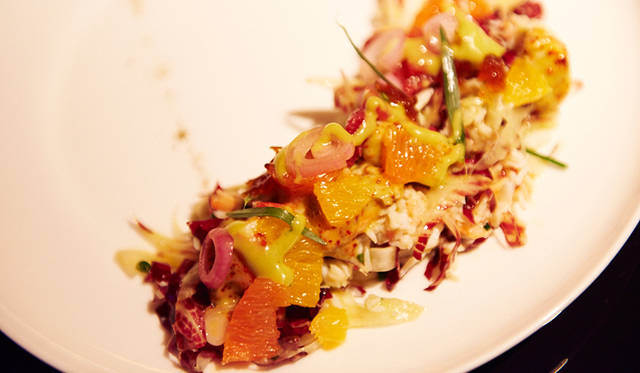 柑橘系の爽やかな酸味を効かせた前菜「King Crab and Citrus」