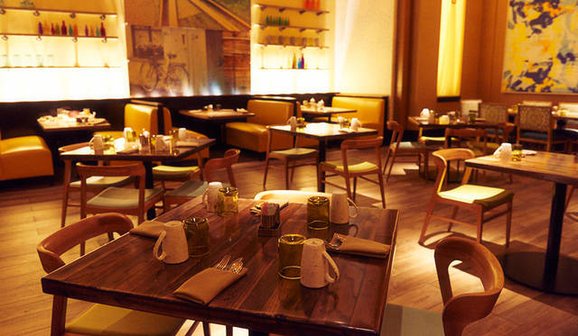 「デラーノ」にある「Della’s Kitchen」は、朝の6時30分から昼の14時まで、地元の新鮮な食材を使った朝食と昼食を提供する