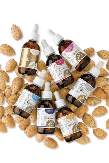 ミニボトル全7種1350円［50ml］、3本セット 3780円