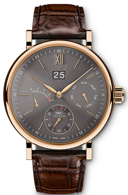 <strong>ポートフィノ・ハンドワインド・デイ＆デイト</strong><br />ケース｜レッドゴールド<br />直径｜45mm<br />厚さ｜13mm<br />ムーブメント｜手巻き（Cal.59220）<br />振動数｜2万8800振動／時<br />パワーリザーブ｜約192時間（約8日間）<br />防水｜3気圧<br />ストラップ｜サントーニ製アリゲーター<br />機能｜ビッグデイト表示、曜日表示、パワーリザーブ表示、スモールセコンド<br />発売中<br />価格｜272万円（税別）