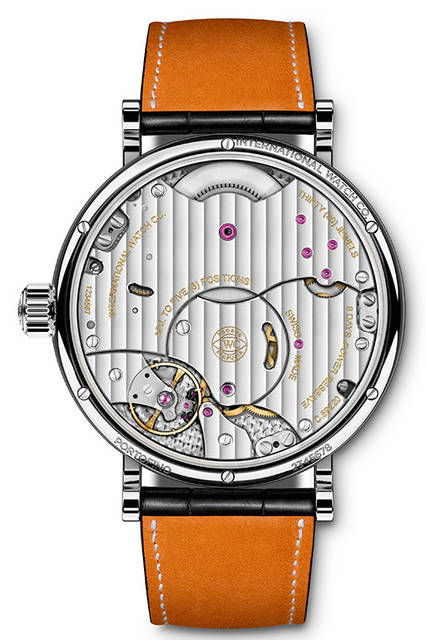 <strong>ポートフィノ・ハンドワインド・デイ＆デイト</strong><br />ケース｜ステンレススチール<br />直径｜45mm<br />厚さ｜13mm<br />ムーブメント｜手巻き（Cal.59220）<br />振動数｜2万8800振動／時<br />パワーリザーブ｜約192時間（約8日間）<br />防水｜3気圧ストラップ｜サントーニ製アリゲーター<br />機能｜ビッグデイト表示、曜日表示、パワーリザーブ表示、スモールセコンド<br />発売中<br />価格｜153万5000円（税別）