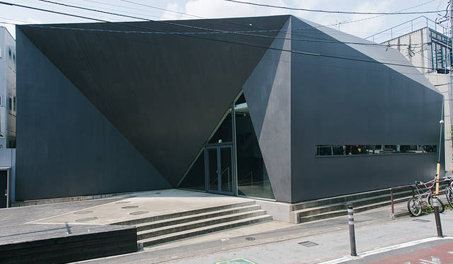 ドキュメンタリー写真展『Behind the Tracks』第2部の舞台となる「BANK GALLERY」