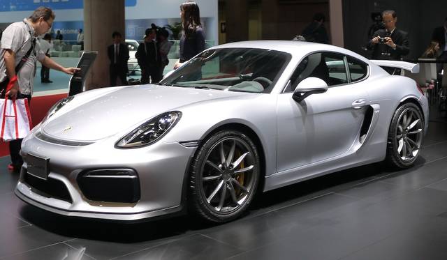 14_porsche-cayman-gt4