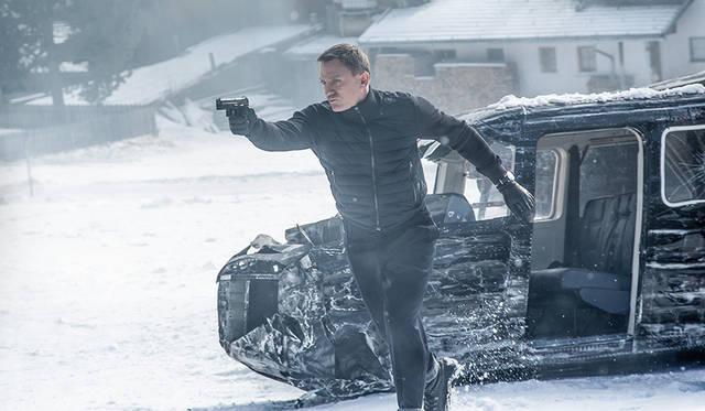 SPECTRE © 2015 Metro-Goldwyn-Mayer Studios Inc., Danjaq, LLC and Columbia Pictures Industries, Inc. All rights reserved.<br /><br />『007 スペクター』<br />11月27日(金)、28日(土)、29日(日)先行公開、12月4日（金）よりTOHOシネマズ日劇他全国ロードショー<br />配給：ソニー・ピクチャーズ エンタテインメント<br /><br />