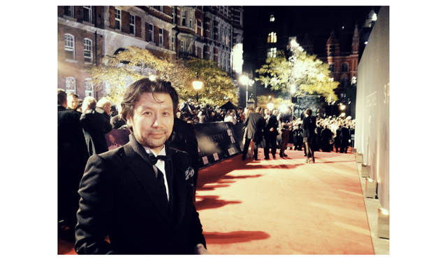 映画「007」のワールドプレミアに出向いた田窪さん