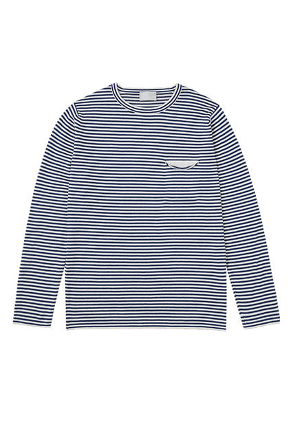 ジョン・スメドレー社別注のシーアイランドコットンニット。細めのピッチとトーンオントーンの配色 が小粋なストライプ柄は、春夏シーズンにぴったり。ニット3万5640円