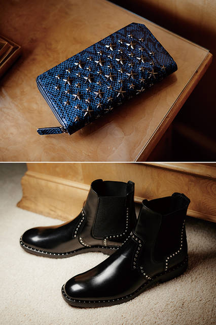 上／パイソンの型押しレザーがリュクスな雰囲気を醸すウォレットは、おなじみのスター型のスタッズをあしらった人気のデザイン。下／ベーシックなサイドゴアブーツにスタッズでアクセントをつけた一足は、モードな着こなしのスパイスに。<br><br>ウォレット[W19×H11×D2cm]9万8280円、シューズ14万2560円／ジミーチュウ ＜阪急メンズ大阪2階・阪急メンズ東京2階＞