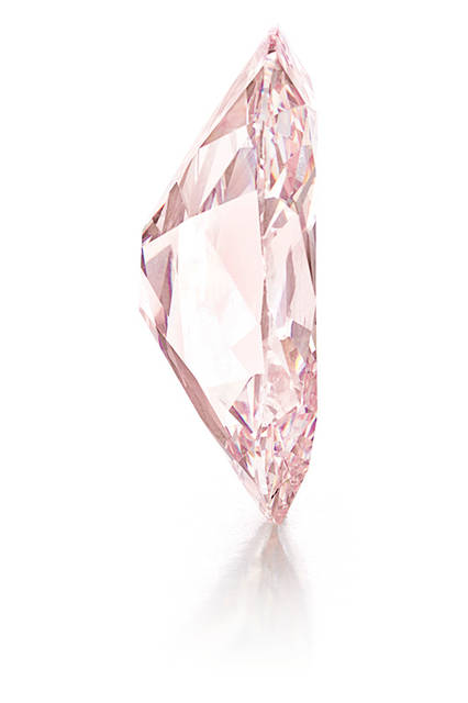 2013年4月にクリスティーズ・ニューヨークのオークションに出品された34.65カラットのゴルコンダ産ピンク・ダイヤモンド。3900万ドル（約48億円）で落札。インドの王子にちなみ「プリンシィ・ダイヤモンド」の名で知られる<br /><br />© Christie’s Images Ltd. 2015