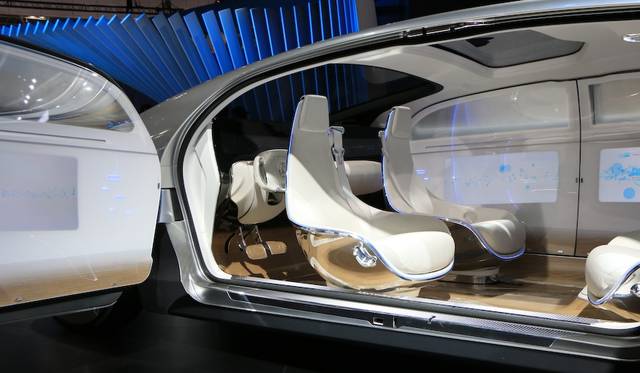 Mercedes-Benz F015 Luxury in Motion|メルセデス・ベンツ F015 ラグジュアリー イン モーション 自動運転モードでは、フロントシートが反対を向き、車内は完全なラウンジとなる