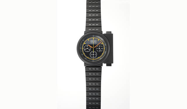 <strong>セイコー×ジウジアーロ・デザイン SCED037</strong><br />ケース｜ステンレススチール（ブラック硬質コーティング）<br />直径｜41.8mm<br />厚さ｜10.8mm<br />ムーブメント｜クォーツ<br />機能｜クロノグラフ（1/5秒計測、60分積算計）。24時針<br />ブレスレット｜ステンレススチール（ブラック硬質コーティング）<br />防水｜10気圧<br />限定数｜3000本<br />価格｜3万8880円
