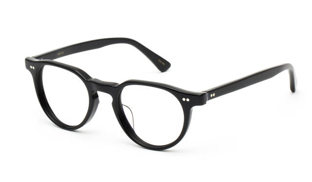 <strong>WA01</strong><br />芸術家からインスパイアされたボストンタイプ。 曲線的で細身のフロントデザインは、ソフトな印象と品格を感じさせます。全5色展開予定。 2万6000円(税抜) 