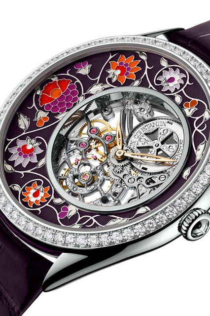 <strong>メティエ・ダール・ファブリュ・オーネマン・<br />インディアン・マニュスクリプト</strong><br /> ケース｜18Kホワイトゴールド（64個のダイヤモンドがセットされたベゼル、ポリッシュ仕上げのリング付き）<br /> 直径｜37mm<br /> 厚さ｜8mm<br /> ムーブメント｜手巻き（Cal.1003 SQRH2）<br /> ストラップ｜アリゲーター<br /> 防水｜3気圧<br /> 限定数｜20本（ヴァシュロン・コンスタンタン直営ブティックのみの販売）<br /> 価格｜1809万円<br />