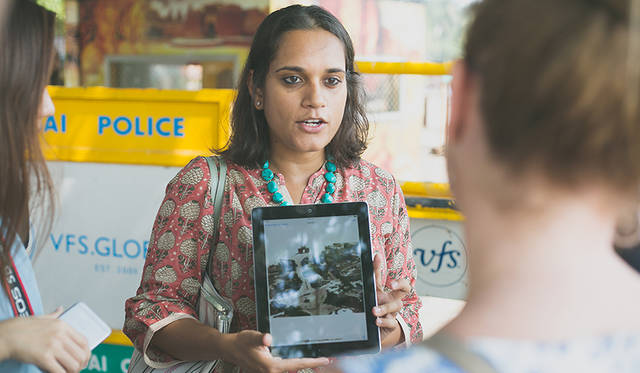 TO SEE：ムンバイ建築を見に訪れたいふたつの注目エリア<br>歴史的建築をめぐるツアーも開催されている