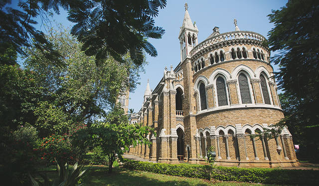 TO SEE：ムンバイ建築を見に訪れたいふたつの注目エリア<br>英国を思わせる「ムンバイ大学校舎」