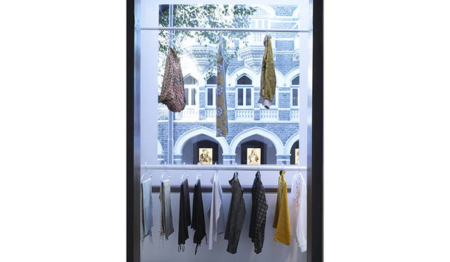 TO BUY：ムンバイで外せないショッピングスポットは？<br>「ボンベイ・エレクトリック」では、インド人デザイナーによる服やバッグ、ストール、アクセサリーなどを扱う