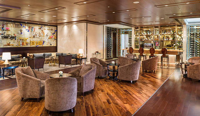 TO STAY：伝統と格式、現代インドが融合した至極のステイ<br>「セントレジス・ムンバイ」の「セント レジス バー」