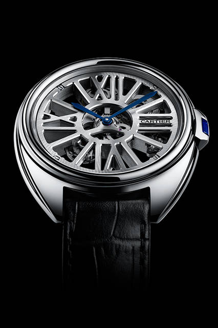 <strong>クレ ドゥ カルティエ オートマティック スケルトン </strong><br />ケース｜パラジウム950<br />直径｜41mm<br />厚さ｜11.45mm<br />ムーブメント｜自動巻き（Cal.9621MC）<br />ストラップ｜アリゲーター<br />防水｜日常生活<br />発売｜2016年4月予定<br />価格｜未定<br /><br />Laziz Hamani © Cartier 2015