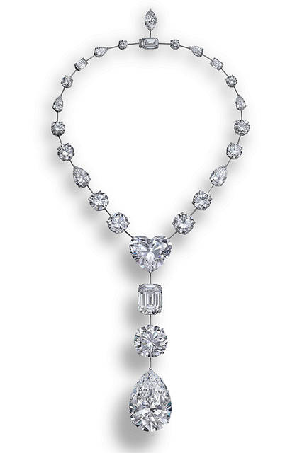 史上6番目に大きな１つの原石から研磨された26個のDカラー、フローレスダイヤモンドでつくられた豪華なネックレス<br><br><strong>ザ・レソトプロミス・ネックレス</strong><br>素材｜ホワイトゴールド×ダイヤモンド（合計223.35ct）<br>