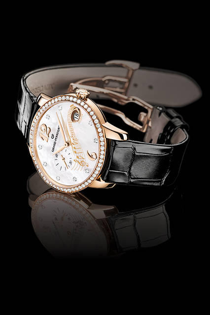 <strong>キャッツアイ フランソワ・ペルゴ アワード（80484D52A1545BK6B）</strong><br />ケース｜ベゼルにブリリアントカットダイヤモンドを62石（総計0.85ct）セットしたピンクゴールド<br />サイズ｜35.40 x 30.40 mm<br />防水｜日常生活<br />ムーブメント｜自動巻き（自社製GP03300-0044）<br />パワーリザーブ｜約46時間<br />石数｜28石<br />機能｜時、分、スモールセコンド、日付<br />ストラップ｜ブラックアリゲーター<br />限定本数｜7本（ケースバックに「François Perregaux Award」と、シリアルナンバーの刻印）