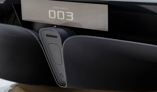 ジュネーブモーターショーで発表されたアストン マーティン プロジェクト003