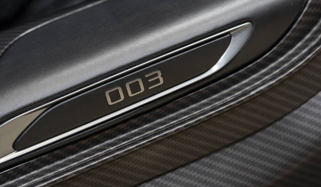 ジュネーブモーターショーで発表されたアストン マーティン プロジェクト003