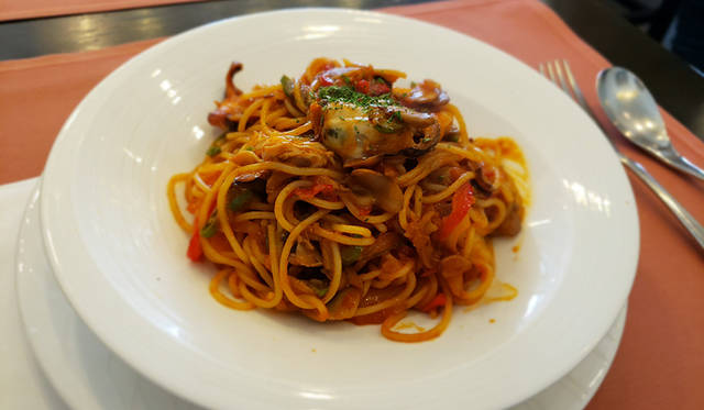 <strong>黒船亭</strong><br>住所｜東京都台東区上野2-13-13<br>TEL｜03-3837-1617<br>営業｜11:30-22:00 L.O.　無休