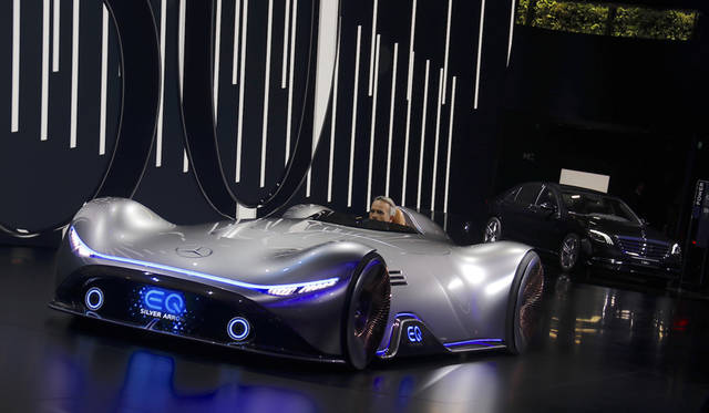 Mercedes-Benz Vision EQ Silver Arrow