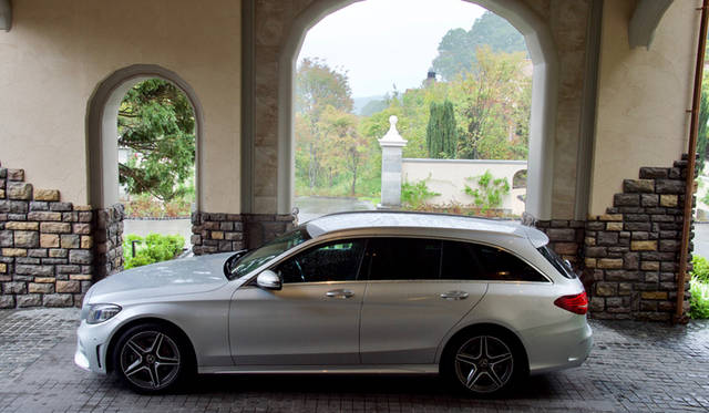 Mercedes-Benz C 220 d Stationwagon Avantgarde｜メルセデス・ベンツ C 220 d ステーションワゴン アバンギャルド