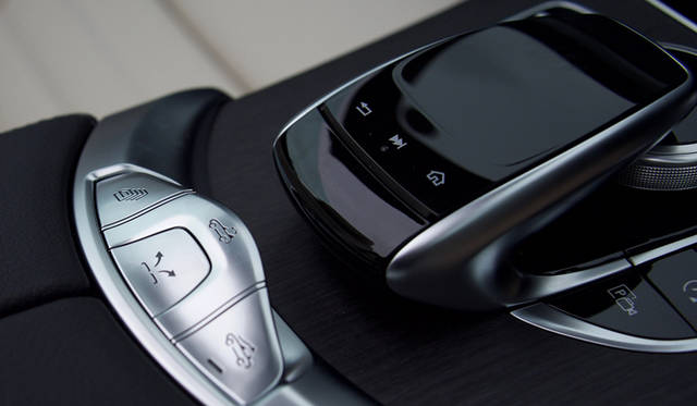  Mercedes-AMG C43 4MATIC Cabriolet｜メルセデスAMG C43 4マチック カブリオレ