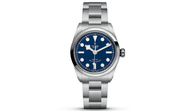 BLACK BAY 32 自動巻き。ケース（径32mm）、ブレスレットはSS。150ｍ防水。予価27万円（税別）