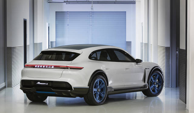 Mission E Cross Turismo