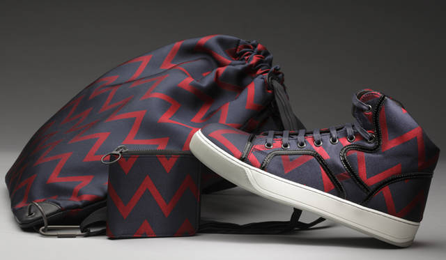 <b>LANVIN｜ランバン</b>　左から：バックパック「プルームバッグ」 7万1400円、パース 3万2550円、スニーカー 9万300円