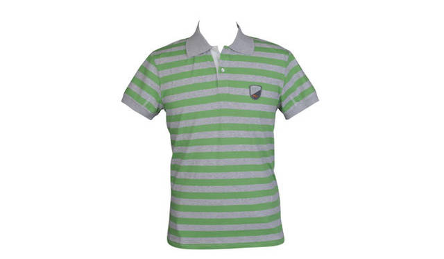 <strong>KJUS｜チュース</strong>　胸元にKJUSロゴモチーフワッペンがついたポロシャツ。1万4700円