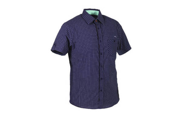 <strong>KJUS｜チュース</strong>　速乾UVカット機能つき2ウェイストレッチシャツ。1万5750円