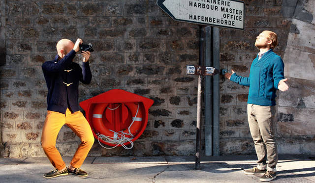 <strong>MONSIEUR LACENAIRE｜ムッシュー・ラスネール</strong>　2012-13年秋冬コレクション　左／ダッフルコート4万7250円、右／ショールネックニット4万950円