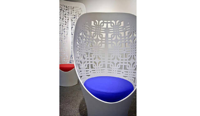 <strong>クラウディオ・コルッチ展</strong>　「Suzho Moment -Screen Chair」
