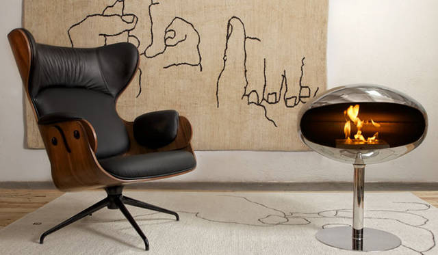 <strong>LIVING WELLNESS IN LUXURY</strong>　第11回「LIVING WELLNESS IN LUXURY」協賛企業<br><strong>「Vecchio e nuovo Giappone（ヴェッキオ エ ヌオーヴォ ジャポーネ）」</strong>　社名はイタリア語で“懐古と斬新”を意味し、時を経て使い込まれた存在感と、現代的であたらしい要素の相反するふたつのテーマの融合をコンセプトに、上質で美しい“炎のある暮らし”を提案。Cocoon fires、ACQAEFUOCO、HORUS、vauniなど世界中のデザイン性の高い暖炉の輸入および販売をおこなっている。