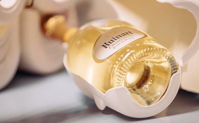 ルイナールのサステナブルパッケージ「セカンドスキン」 ルイナールのサステナブルパッケージ「セカンドスキン」