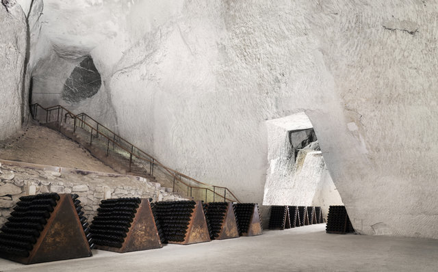 ルイナールのサステナブルパッケージ「セカンドスキン」 ルイナールのサステナブルパッケージ「セカンドスキン」