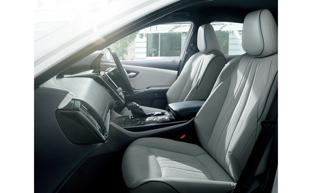 クラウン 特別仕様車 S“Elegance Style Ⅱ クラウン 特別仕様車 S“Elegance Style Ⅱ