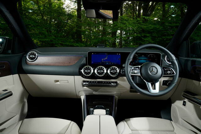 Mercedes-Benz GLA  メルセデス･ベンツGLA