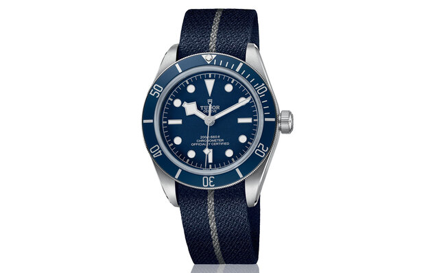 チューダー ブラックベイ フィフティ・エイト“ネイビーブルー”