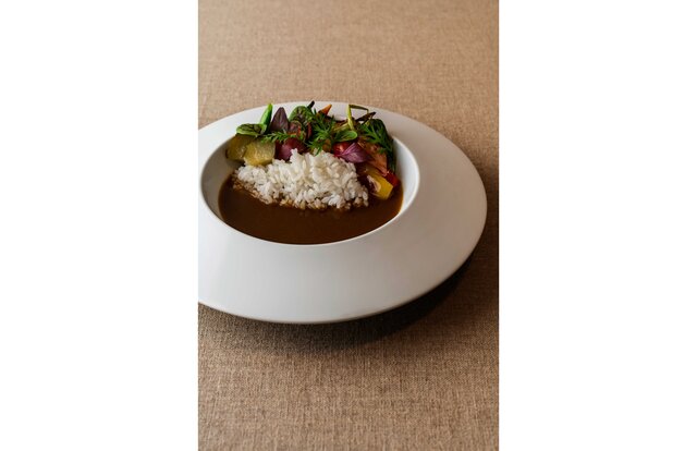 小宮山雄飛が監修したカレー皿「zen to Y・K」 小宮山雄飛が監修したカレー皿「zen to Y・K」