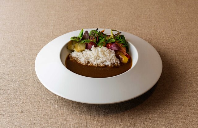 小宮山雄飛が監修したカレー皿「zen to Y・K」 小宮山雄飛が監修したカレー皿「zen to Y・K」