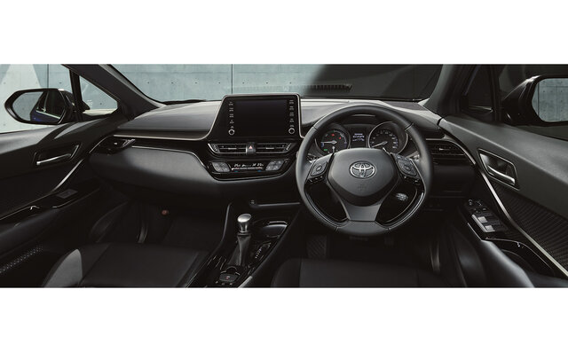 トヨタ C-HR  G-T“モード ネロ セーフティ プラス”